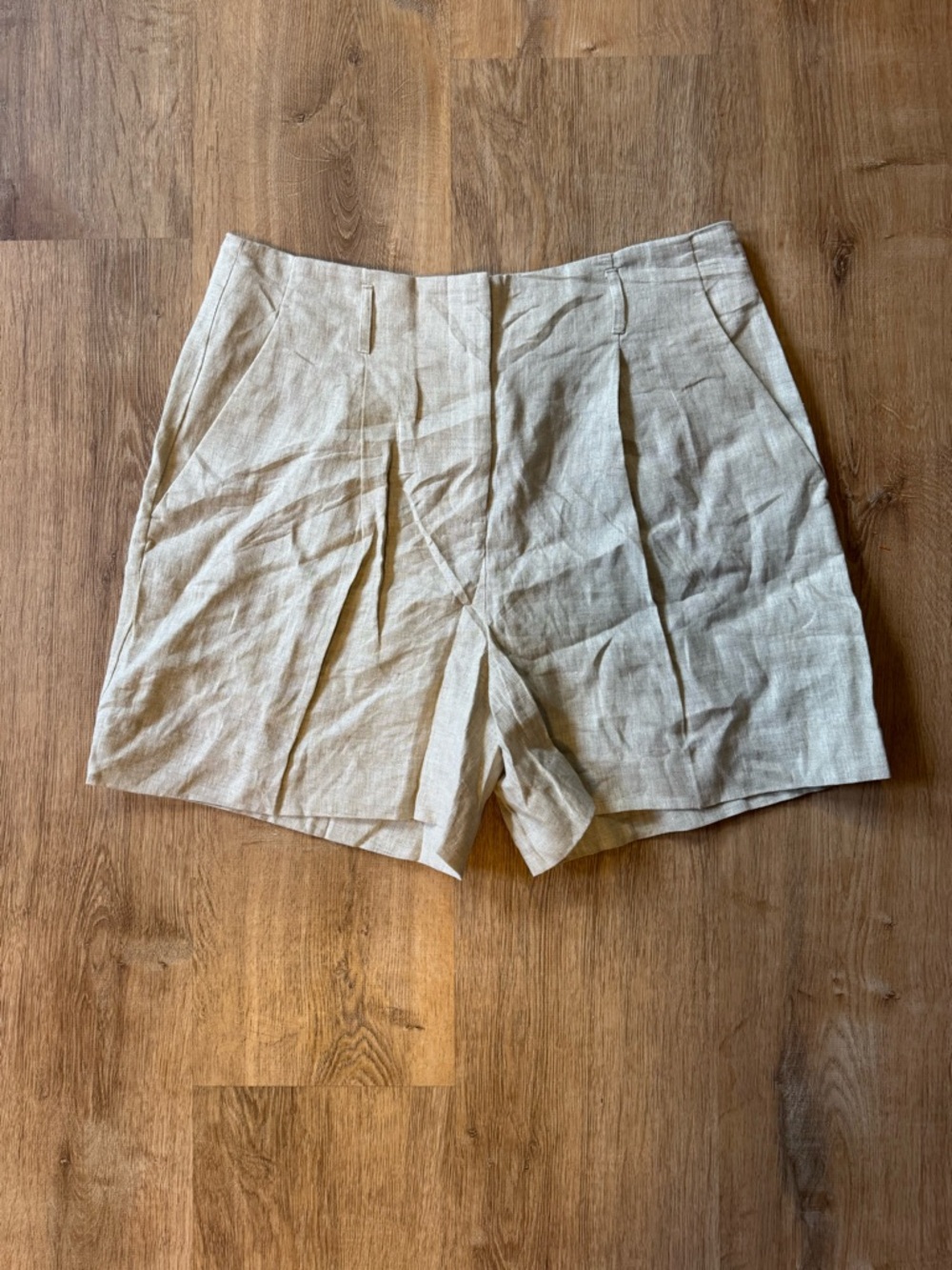 NWT Banana Republic Natural Beige Linen Pleated Shorts